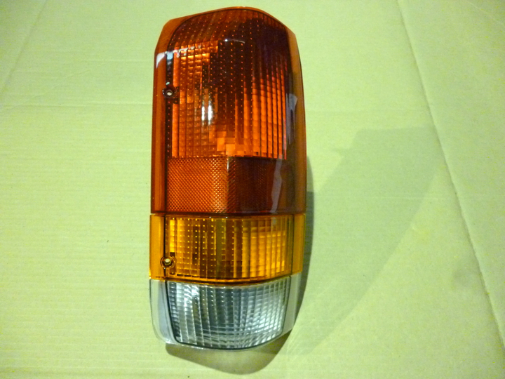 Faro trasero tricolor izq - Imagen principal