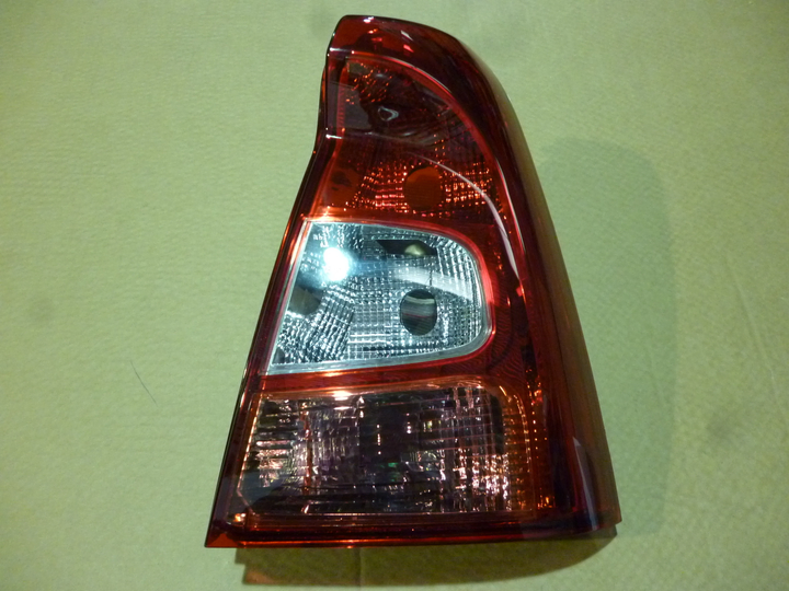 Faro traser der - Imagen principal