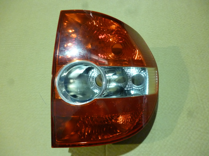 Faro trasero der - Imagen principal