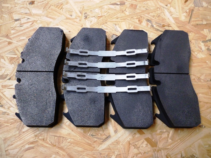 Pastillas freno delantera y trasera - Imagen principal