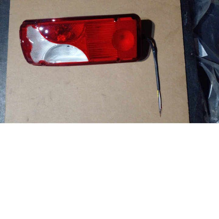 Faro tras s/conect c/conexion orig izq - Imagen principal