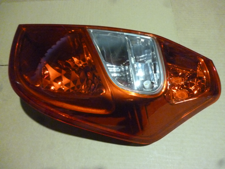 Faro trasero bicolor der - Imagen principal