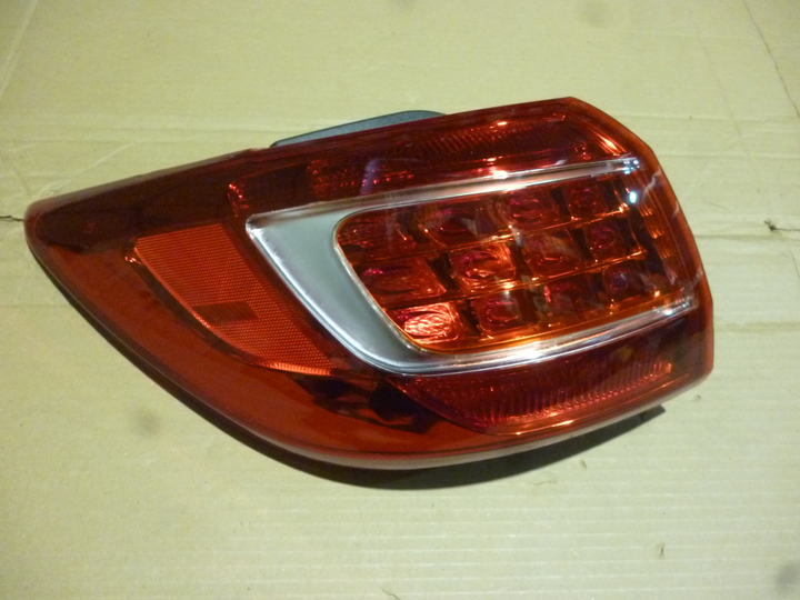 Faro trasero bicolor izq - Imagen principal