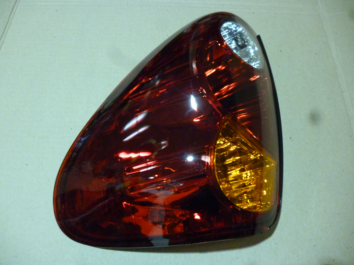 Faro trasero tricolor izq - Imagen principal