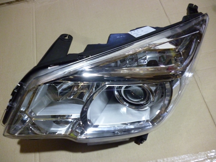 Semioptica electrica con lupa izq - Imagen principal