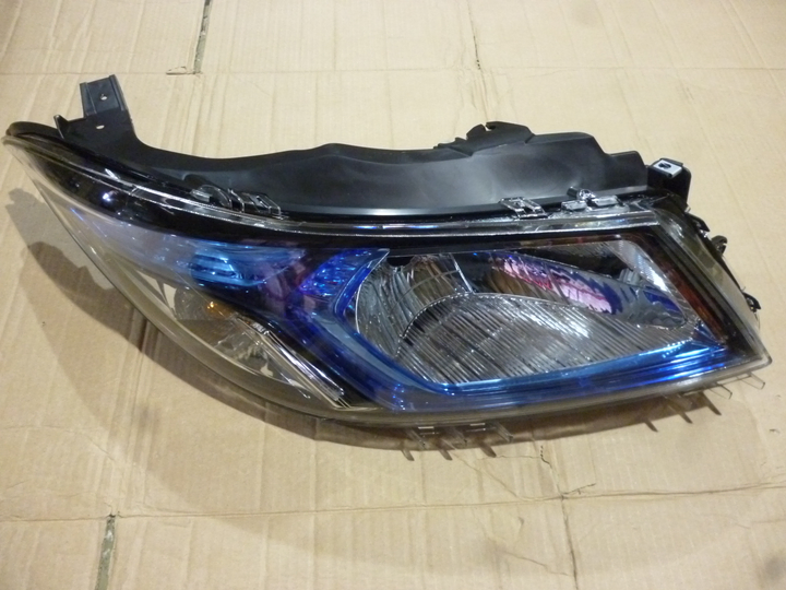 Semioptica con mascara azul der - Imagen principal