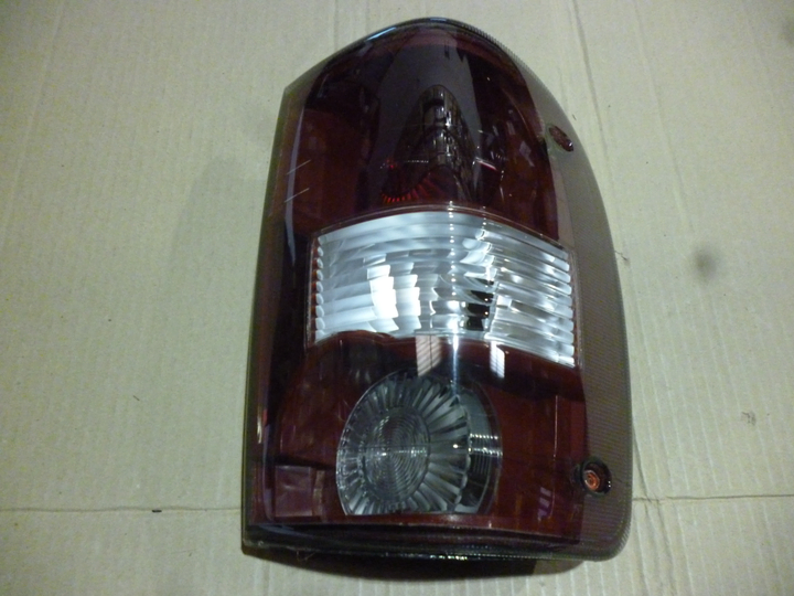 Faro trasero bicolor der - Imagen principal