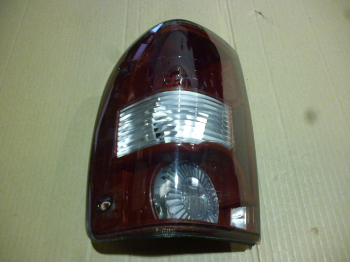 Faro trasero bicolor izq - Imagen principal