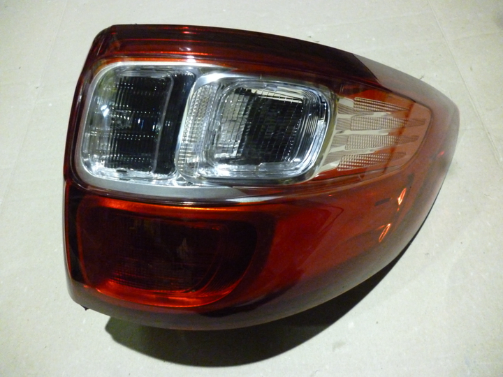 Faro trasero bicolor der - Imagen principal