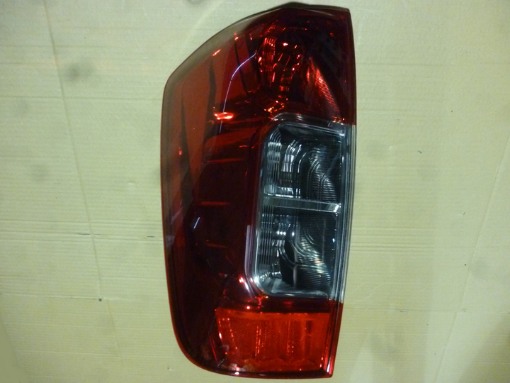 Faro trasero bicolor izq - Imagen principal