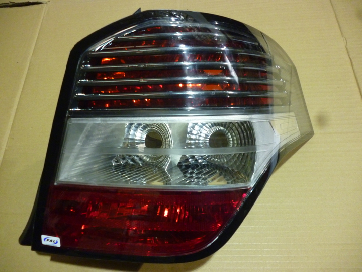 Faro trasero bicolor der - Imagen principal