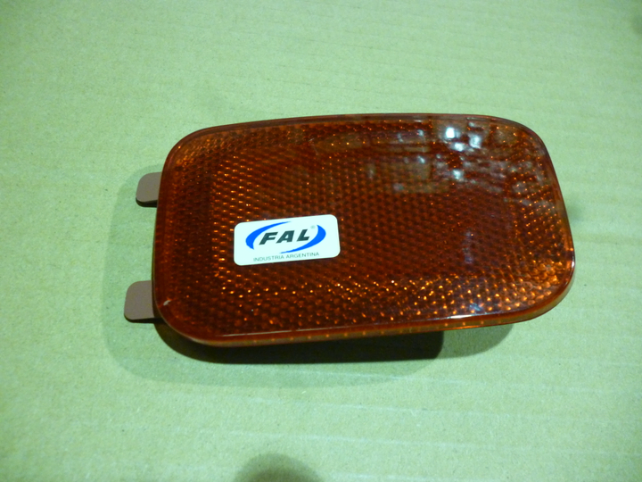 Ojo de gato rojo der - Imagen principal