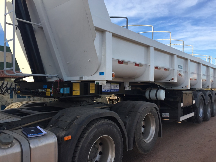 Semirremolque basc.reb.3ejes 9300x2425x800mm 20m3 hardox (d.fis) - Imagen principal