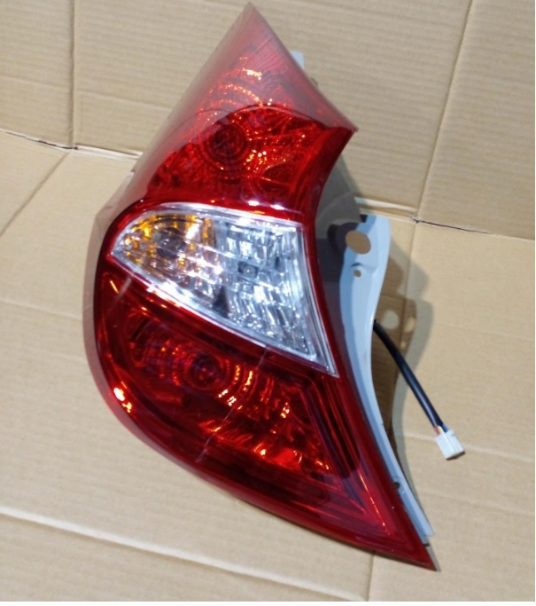 Faro trasero bicolor izq - Imagen principal