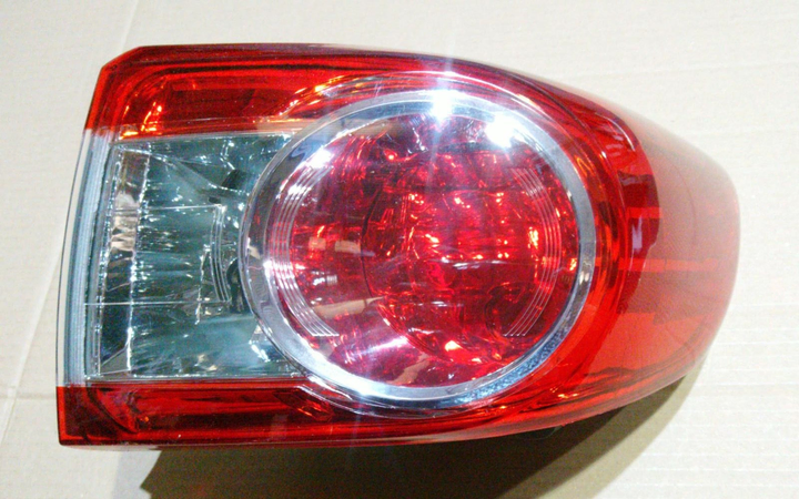 Faro trasero bicolor der - Imagen principal