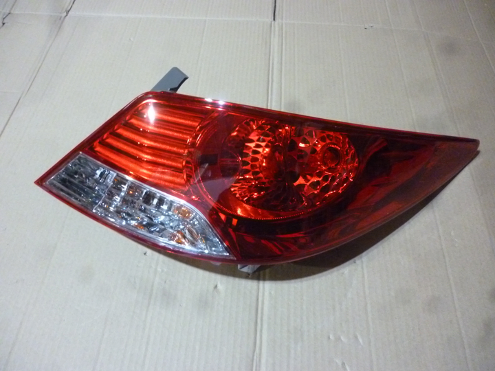 Faro trasero bicolor der - Imagen principal