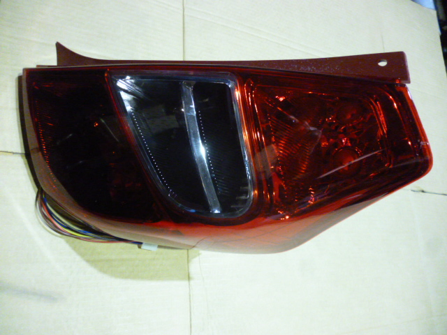 Faro trasero bicolor der - Imagen principal