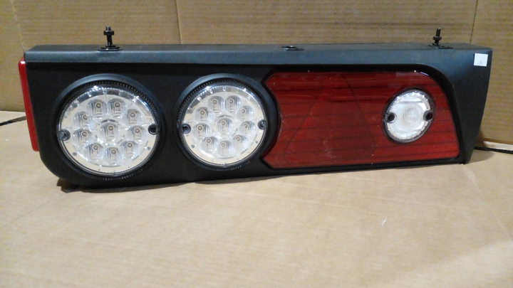 Faro trasero completo 24v izq - Imagen principal