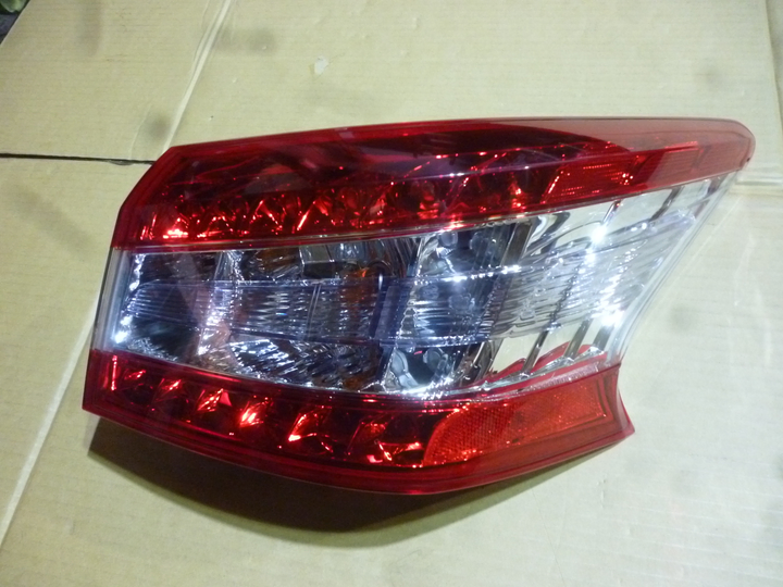 Faro trasero led der - Imagen principal