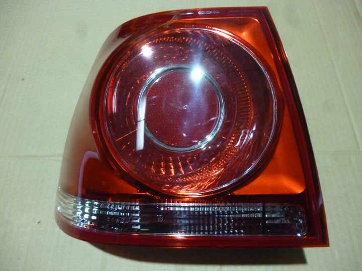 Faro trasero exterior izq - Imagen principal