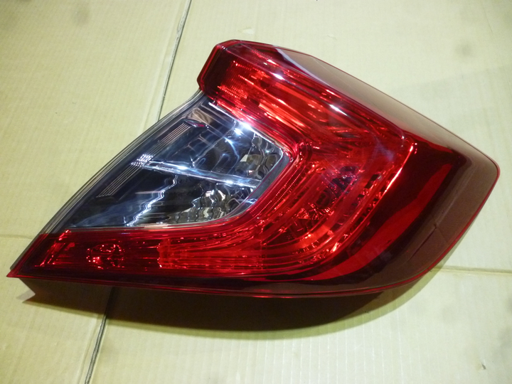 Faro trasero bicolor der - Imagen principal