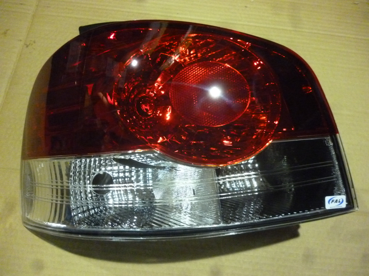 Faro trasero bicolor izq - Imagen principal