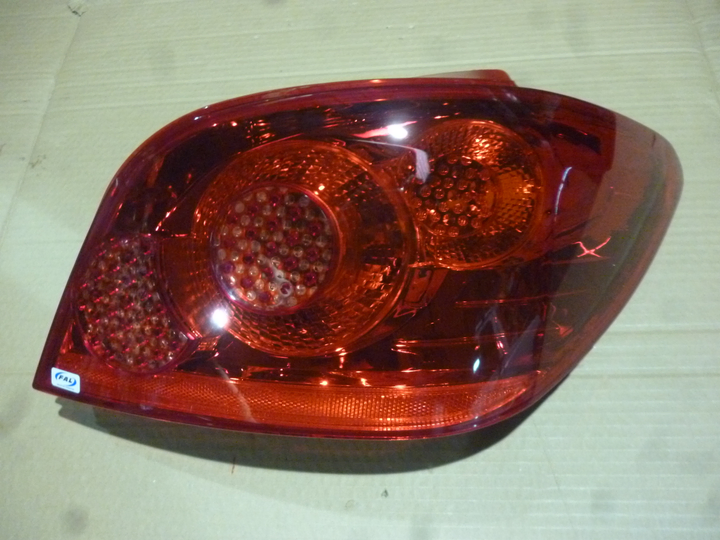Faro trasero rojo der - Imagen principal