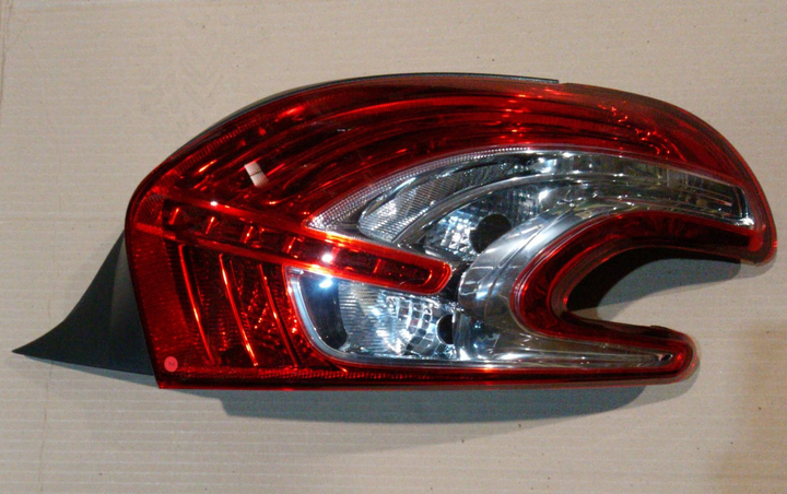 Faro tras bicolor izq - Imagen principal