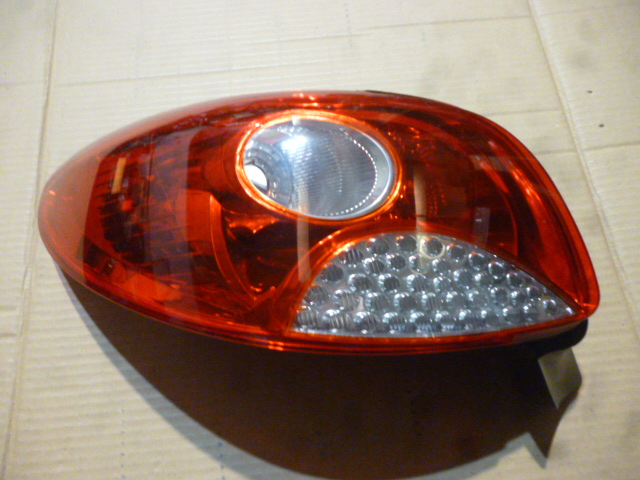 Faro tras rubi der izq - Imagen principal