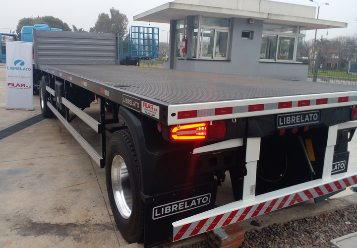 Remolque sin barandas 8300 mm 1+1e mec abs - Imagen principal