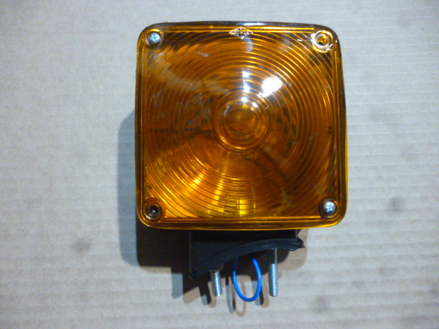 Faro lateral cuadrado base curva ambar i/d - Imagen principal