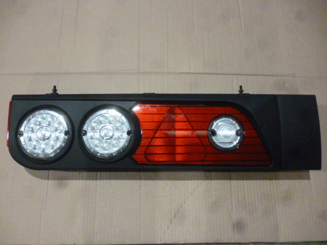 Faro trasero completo 24v c/prolongacion izq - Imagen principal