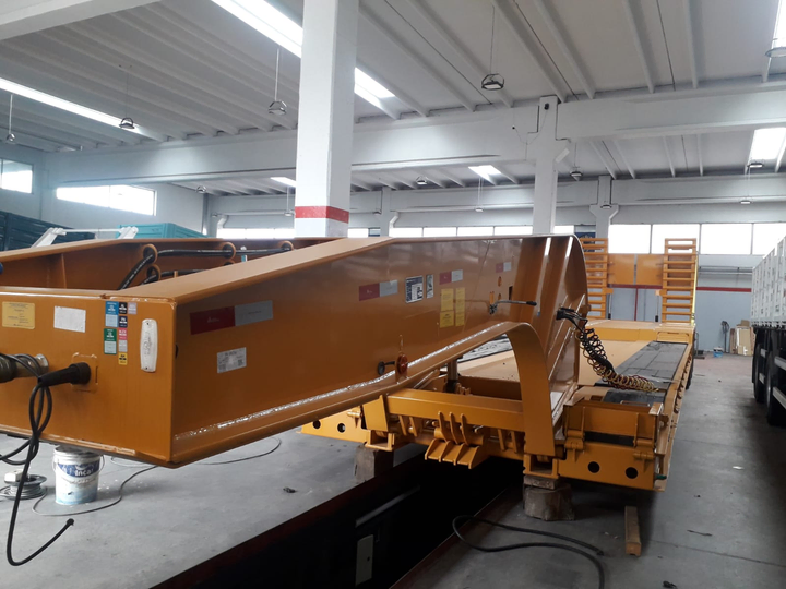 Semi cargatodo 15970mm cama 7000 ancho 3000 ext.400mm 3e mec abs - Imagen principal