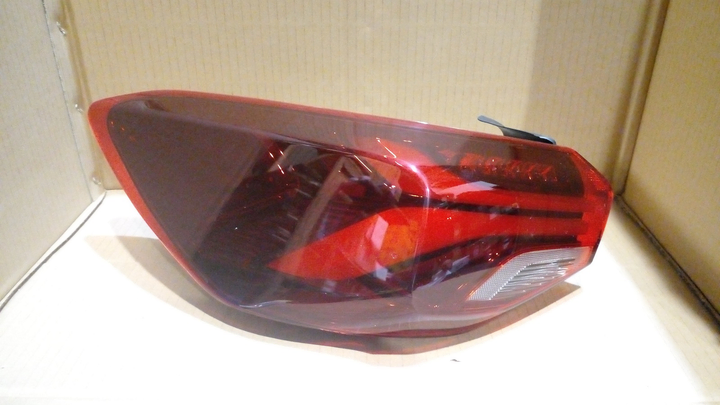 Faro trasero bicolor led 4 ptas izq - Imagen principal