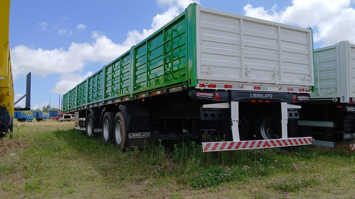 Semi con barandas 15250mm 8pinos 2+1e susp.neum ebs-balanza - Vista 2