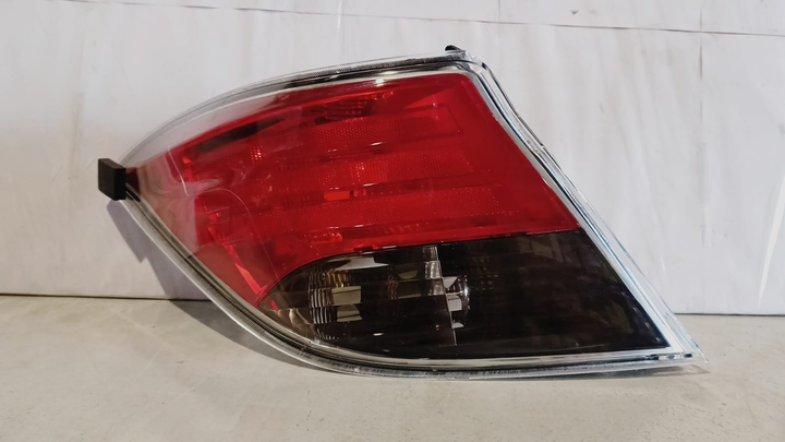 Faro trasero bicolor rojo/fume izq - Imagen principal