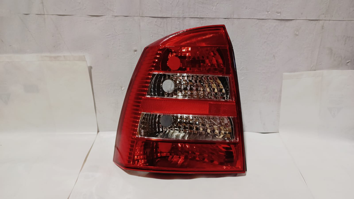 Faro trasero izq - Imagen principal