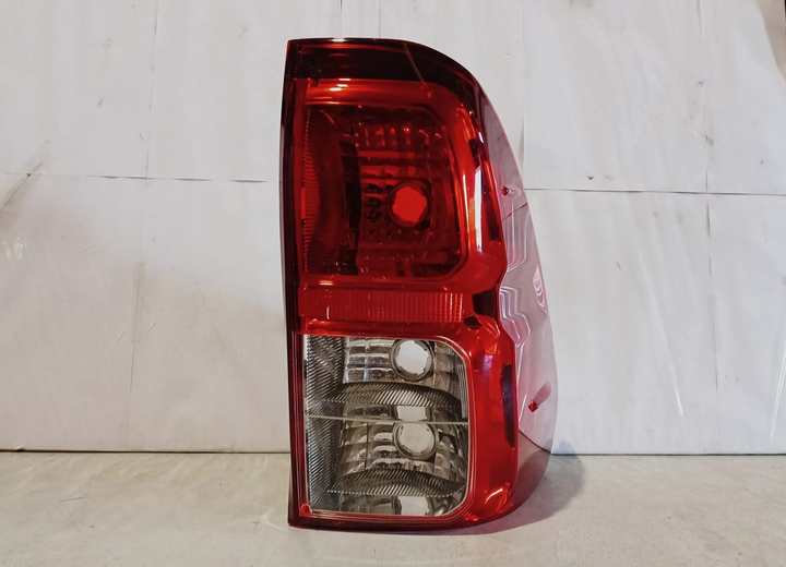 Faro trasero c/portalampara der - Imagen principal