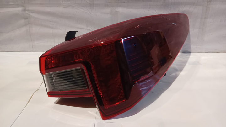 Faro trasero bicolor der - Imagen principal