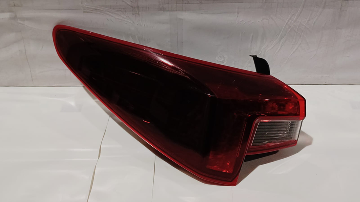 Faro trasero bicolor izq - Imagen principal