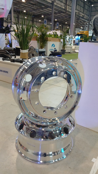 Disco rueda 8.25x22.5 aluminio remolque con valvula - Imagen principal